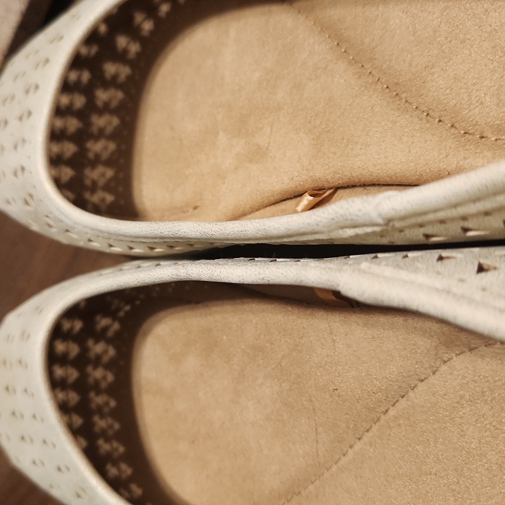 Cliffs By White Mountain Cut-Out Flats, Size 10M - Picture 8 of 9